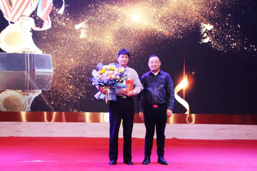 新思維 新高度 新作為2021年度表彰大會-盡心顧問獎